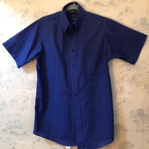 Claybrooke men’s button up shirt.Size medium
